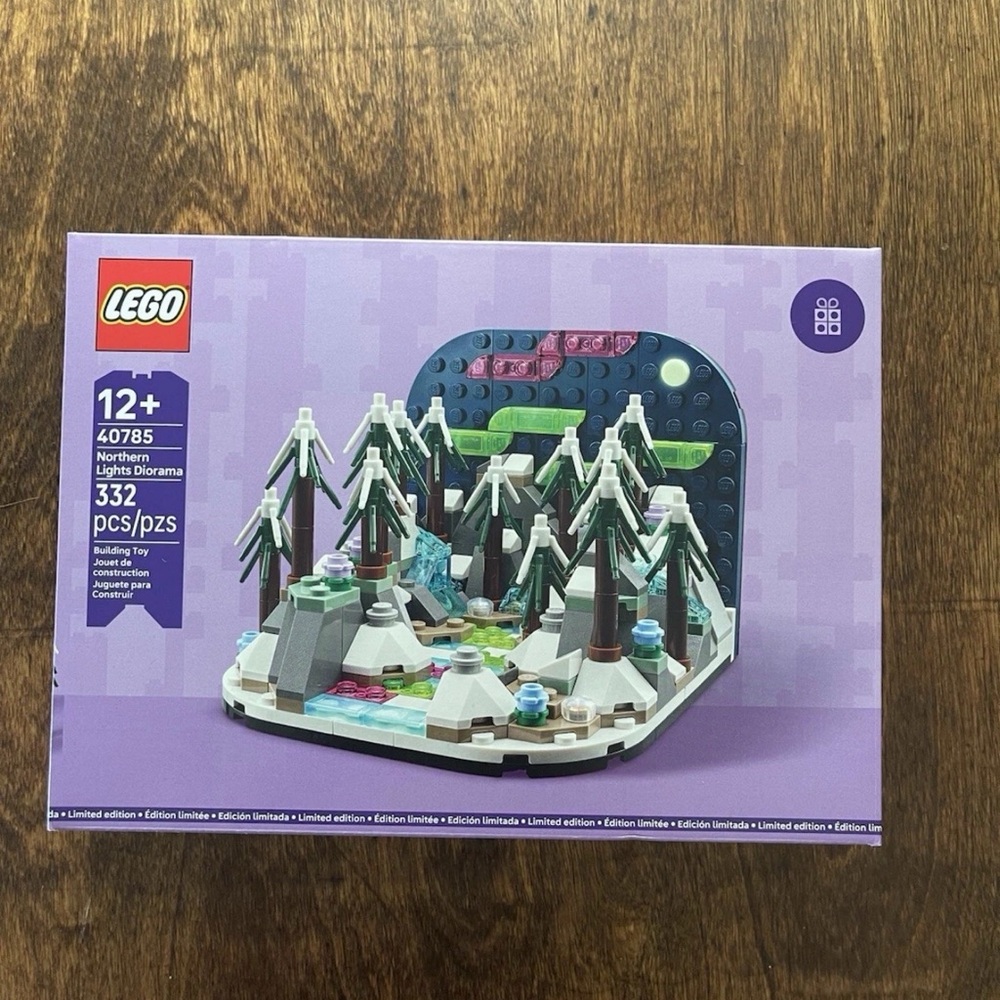 LEGO Northern Lights Diorama Set 40785 12+ 332 PCS Building Toy Limited Edition